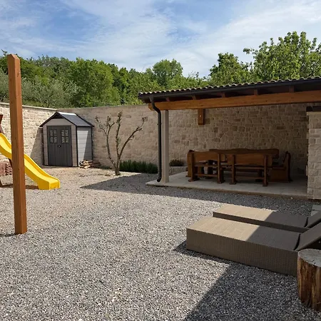 Barci * קריקווניצה